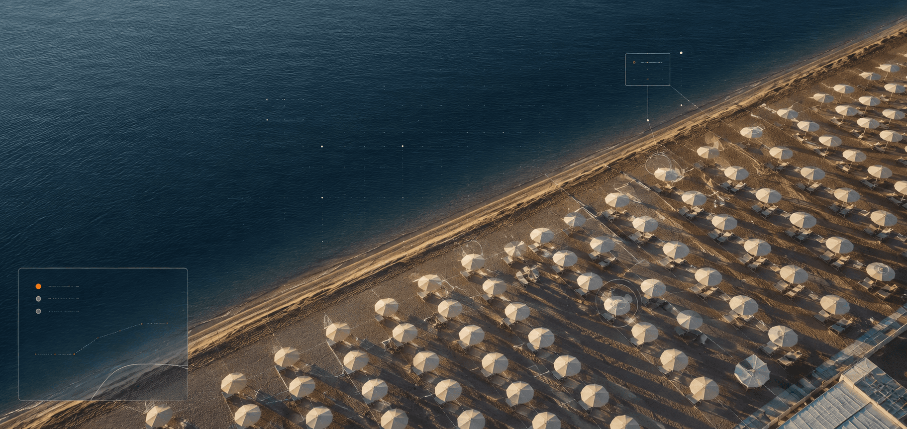 Vista aerea di uno stabilimento balneare organizzato a griglia